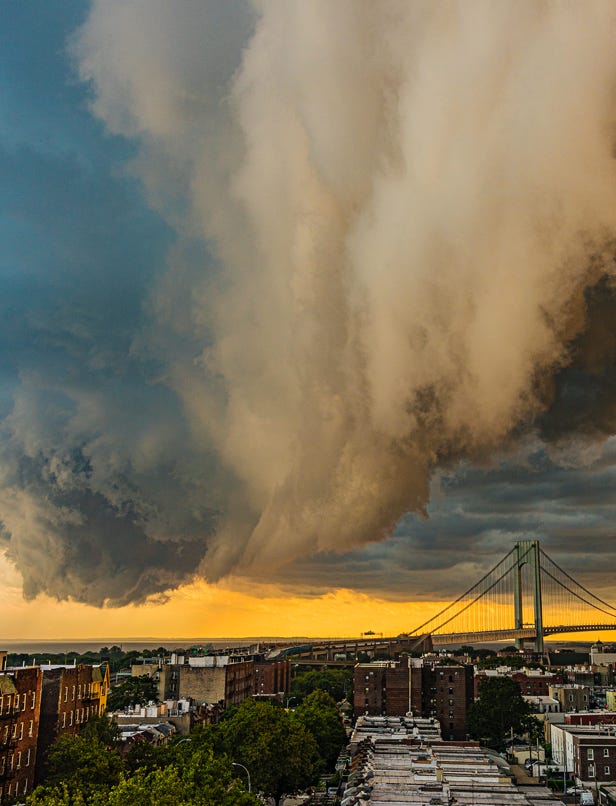 Mike Reiss Photography | ebooks - ze Roof Apocalypic Storm Moments